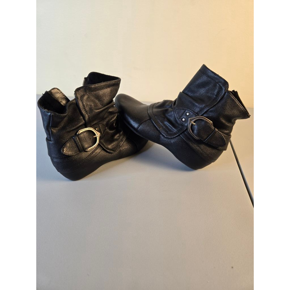 Women's Bare Traps Black Ankle Boots & Booties Size 6